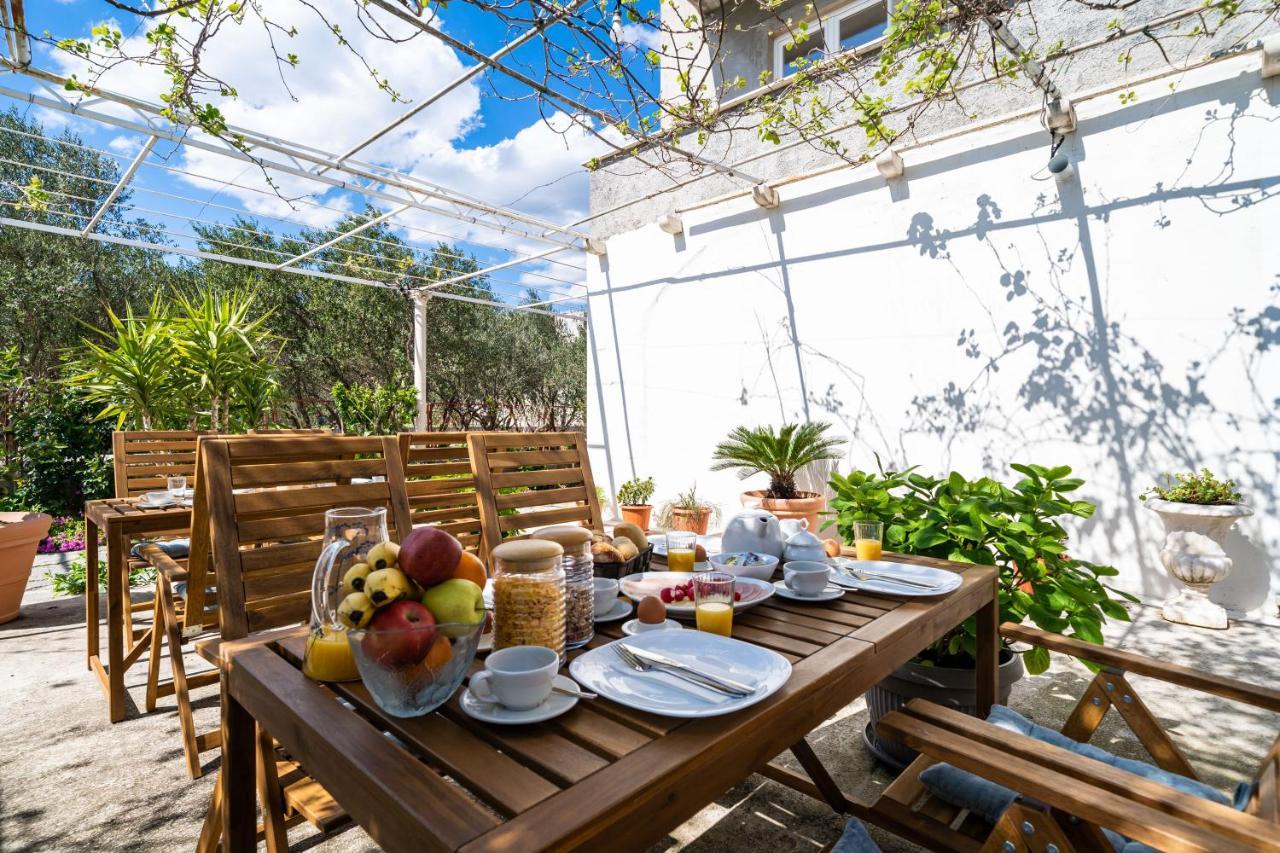 Francesca Guesthouse 믈리니 외부 사진