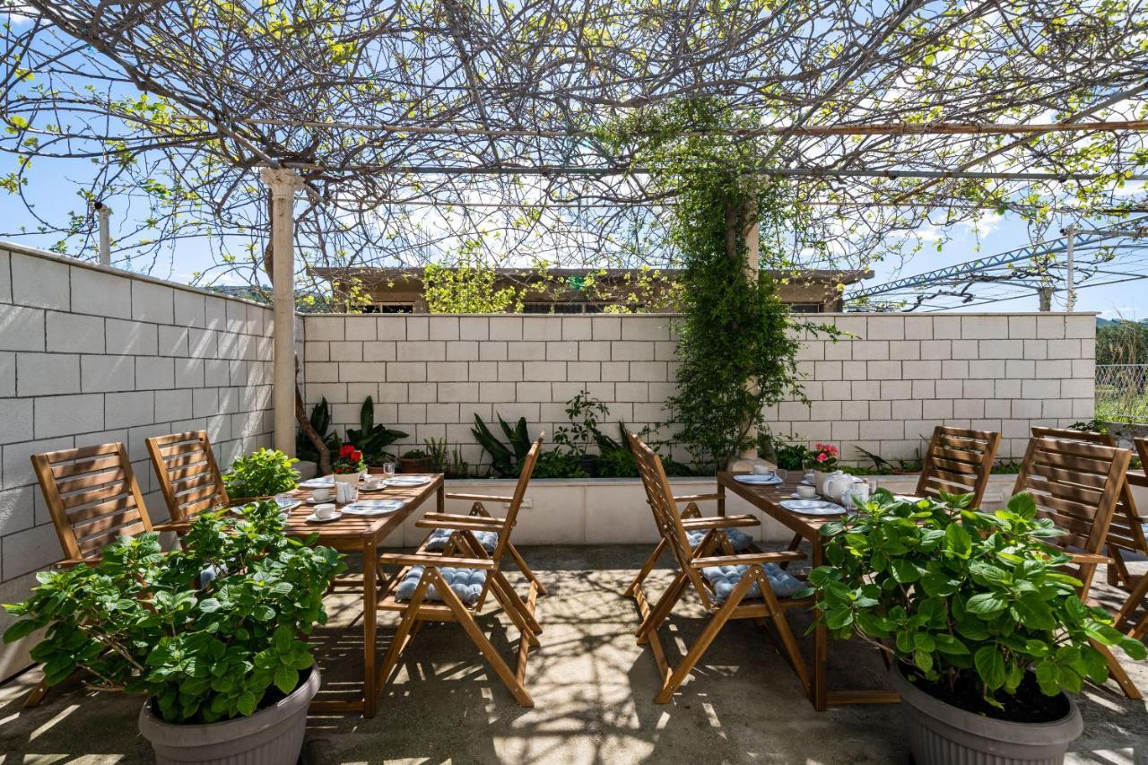 Francesca Guesthouse 믈리니 외부 사진
