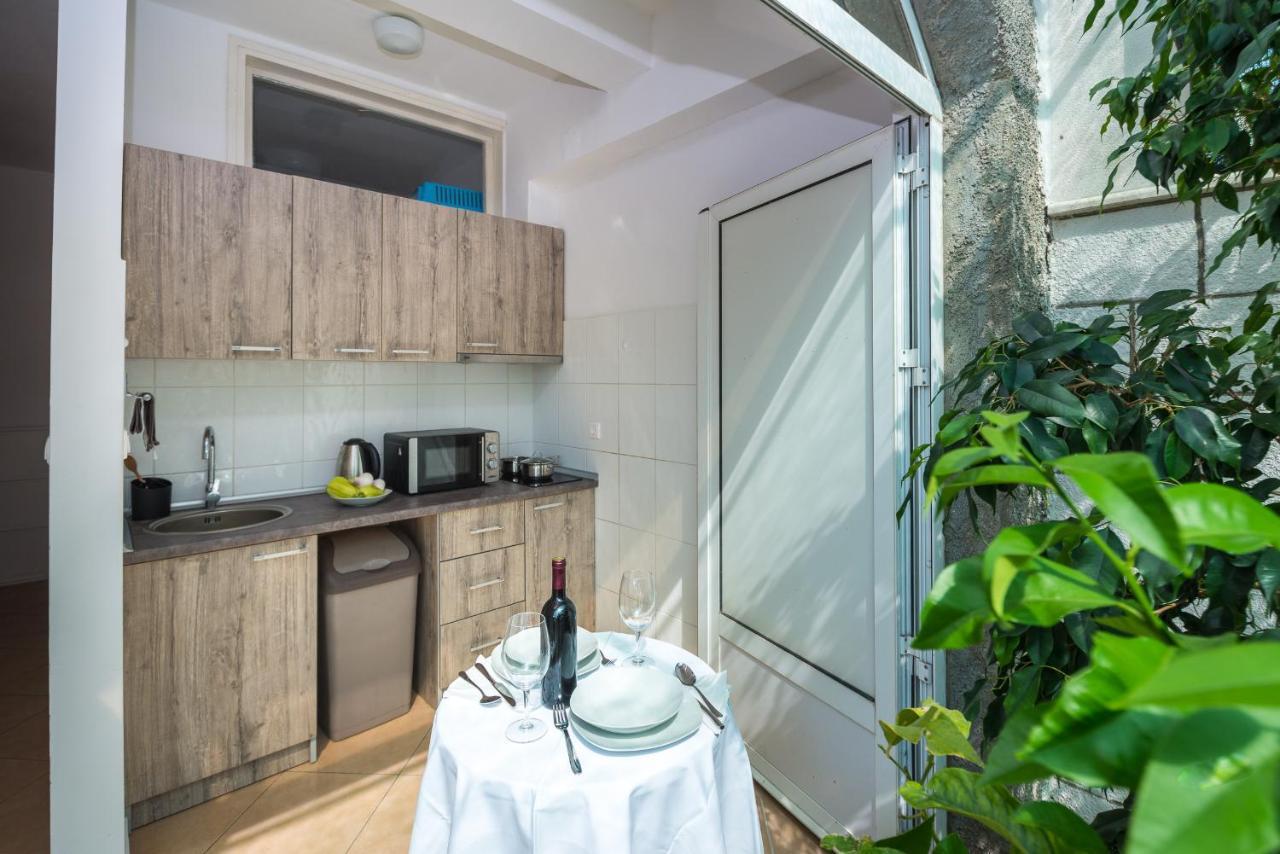 Francesca Guesthouse 믈리니 외부 사진